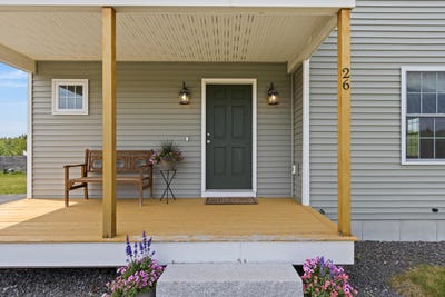 /international/us/26-stillwater-drive-westbrook-me-110108219789/