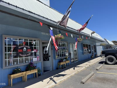 /international/us/212-s-1st-avenue-chiloquin-or-110108542886/