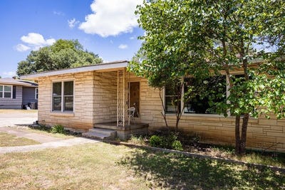 /international/us/926-bluebonnet-dr-kerrville-tx-110120489019/