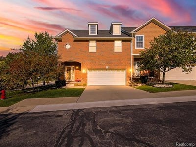 /international/us/14200-terrace-court-plymouth-twp-mi-110120558466/