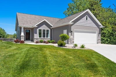 /international/us/4996-boxwood-lane-appleton-wi-110108542770/