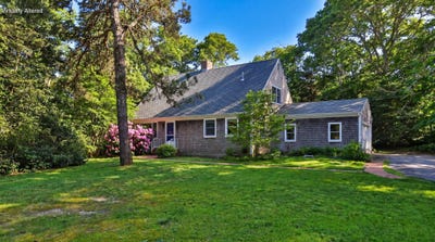/international/us/14-deerwood-lane-orleans-ma-110107730697/