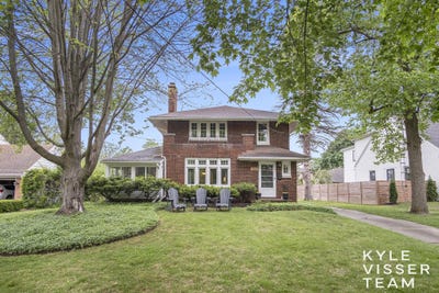 /international/us/1058-eastwood-avenue-se-east-grand-rapids-mi-110099645570/?lang=pt