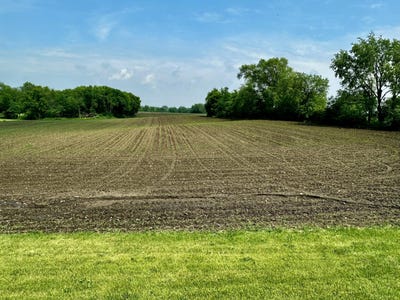 /international/us/700-76th-st-franksville-wi-110100157867/