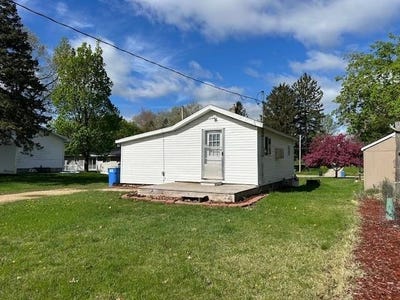 /international/us/203-schneider-street-portage-wi-110107658862/