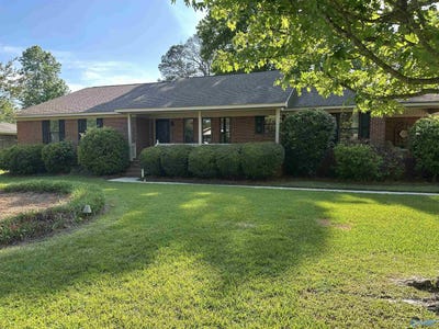 /international/us/2376-powell-street-southside-al-110107798670/