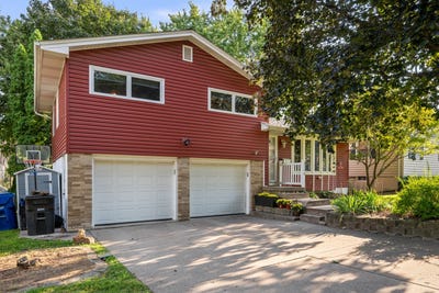 /international/us/3140-11th-avenue-moline-il-110120420942/