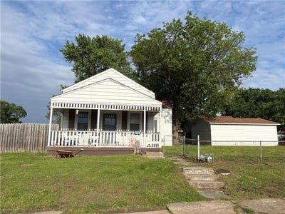 /international/us/217-n-9th-street-humboldt-ks-110107719515/