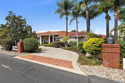 /international/us/647-tumble-creek-lane-fallbrook-ca-110119634443/