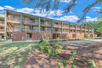 /international/us/710-jesse-jewell-parkway-se-gainesville-ga-110104622631/