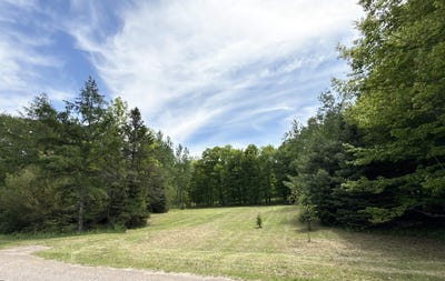 /international/us/hill-road-birnamwood-wi-110108437059/