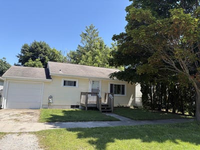 /international/us/483-helen-street-alpena-mi-110101056218/