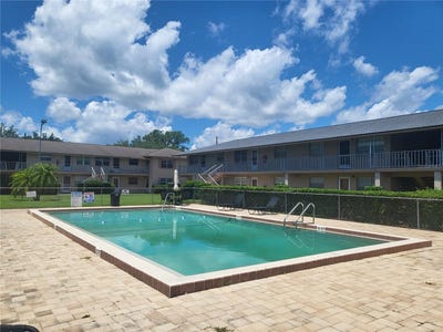 /international/us/1100-e-caroline-street-tavares-fl-110096067000/
