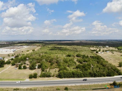 /international/us/120-n-camino-real-highway-kyle-tx-110101679346/