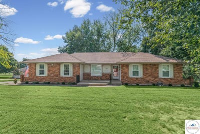 /international/us/2200-alfresco-street-clinton-mo-110110295257/