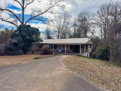 /international/us/831-smith-street-thomasville-al-110105311998/