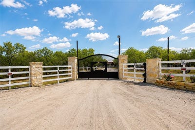 /international/us/2325-e-highway-285-falfurrias-tx-110119741584/