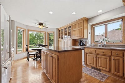 /international/us/2579-parkview-court-white-bear-lake-mn-110108542205/