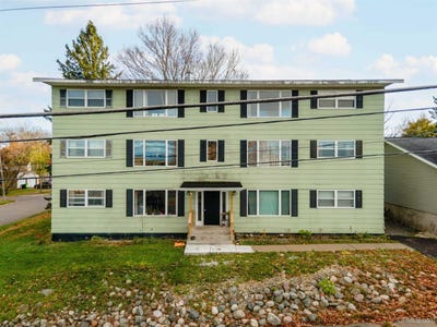 /international/us/401-marquette-avenue-crystal-falls-mi-110103209713/