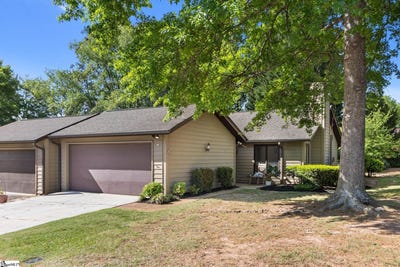 /international/us/416-sparrow-hawk-court-greer-sc-110107614258/