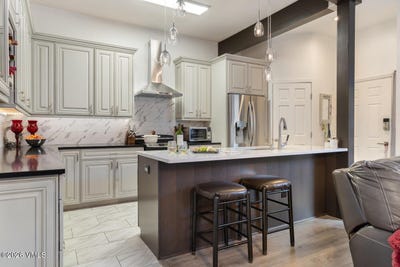 /international/us/211-w-beaver-creek-boulevard-avon-co-110107343489/