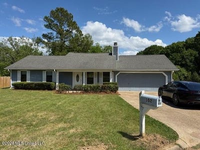 /international/us/102-beaver-run-court-ridgeland-ms-110107554125/