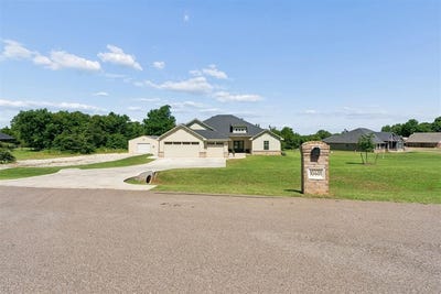/international/us/10401-dove-court-newalla-ok-110108586208/