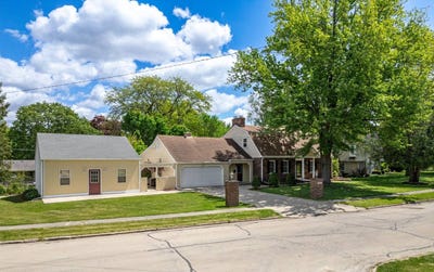 /international/us/23-elizabeth-circle-freeport-il-110108445020/