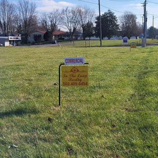 /international/us/1142-north-main-street-jamestown-ky-110104010915/