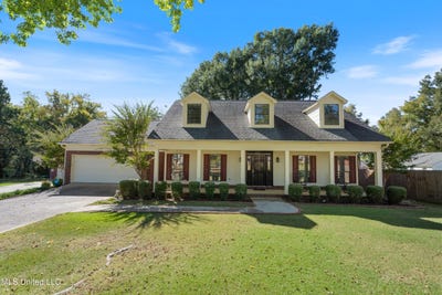 /international/us/129-keestone-drive-senatobia-ms-110102529459/