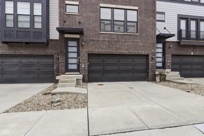 /international/us/9739-junction-station-fishers-in-110107686872/