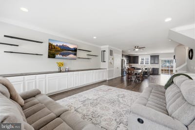 /international/us/217-upper-brook-terrace-purcellville-va-110108640575/
