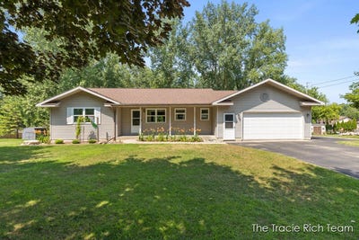 /international/us/10761-alpine-avenue-nw-sparta-mi-110101089251/
