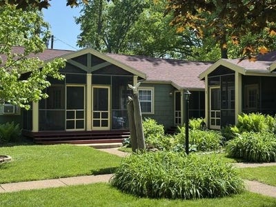 /international/us/15657-lakeshore-road-union-pier-mi-110106465921/