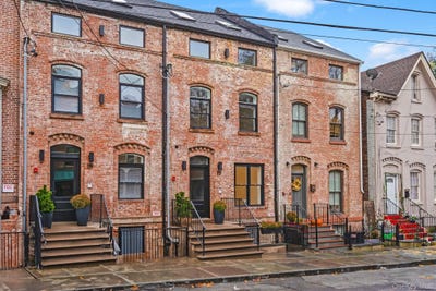 /international/us/117-lander-street-newburgh-ny-110108614809/
