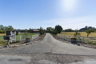 /international/us/3390-fallon-rd-hollister-ca-110107992739/