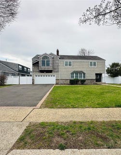 /international/us/121-w-seaman-avenue-freeport-ny-110098670996/