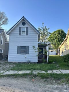 /international/us/203-w-oakridge-goshen-in-110099447850/