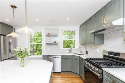 /international/us/247-hale-st-2-beverly-ma-110108253739/