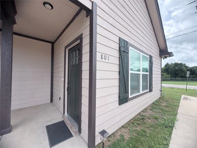 /international/us/801-meadowlark-circle-granbury-tx-110108544788/