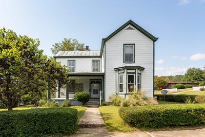 /international/us/747-e-24th-st-buena-vista-va-110102517889/