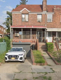 /international/us/61-56-146th-place-flushing-ny-110099129581/
