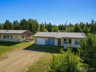 /international/us/561-e-m35-highway-gwinn-mi-110103578078/