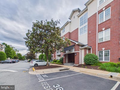 /international/us/1601-spring-gate-drive-mclean-va-110108206690/