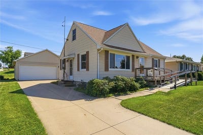/international/us/3401-dennis-dr-nw-cedar-rapids-ia-110108471997/