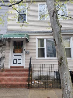 /international/us/70-22-69th-street-glendale-ny-110099010054/