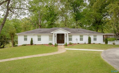 /international/us/102-colonial-drive-florence-al-110107310652/