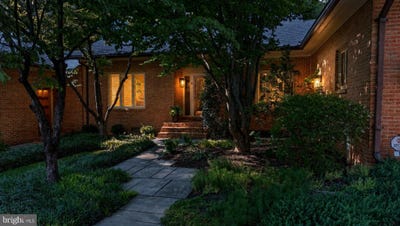 /international/us/18-seminary-drive-lutherville-timonium-md-110119902793/