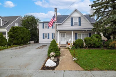 /international/us/105-wicks-lane-malverne-ny-110119984945/