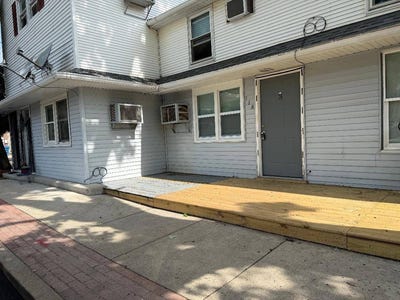 /international/us/118-canal-street-utica-il-110108805653/